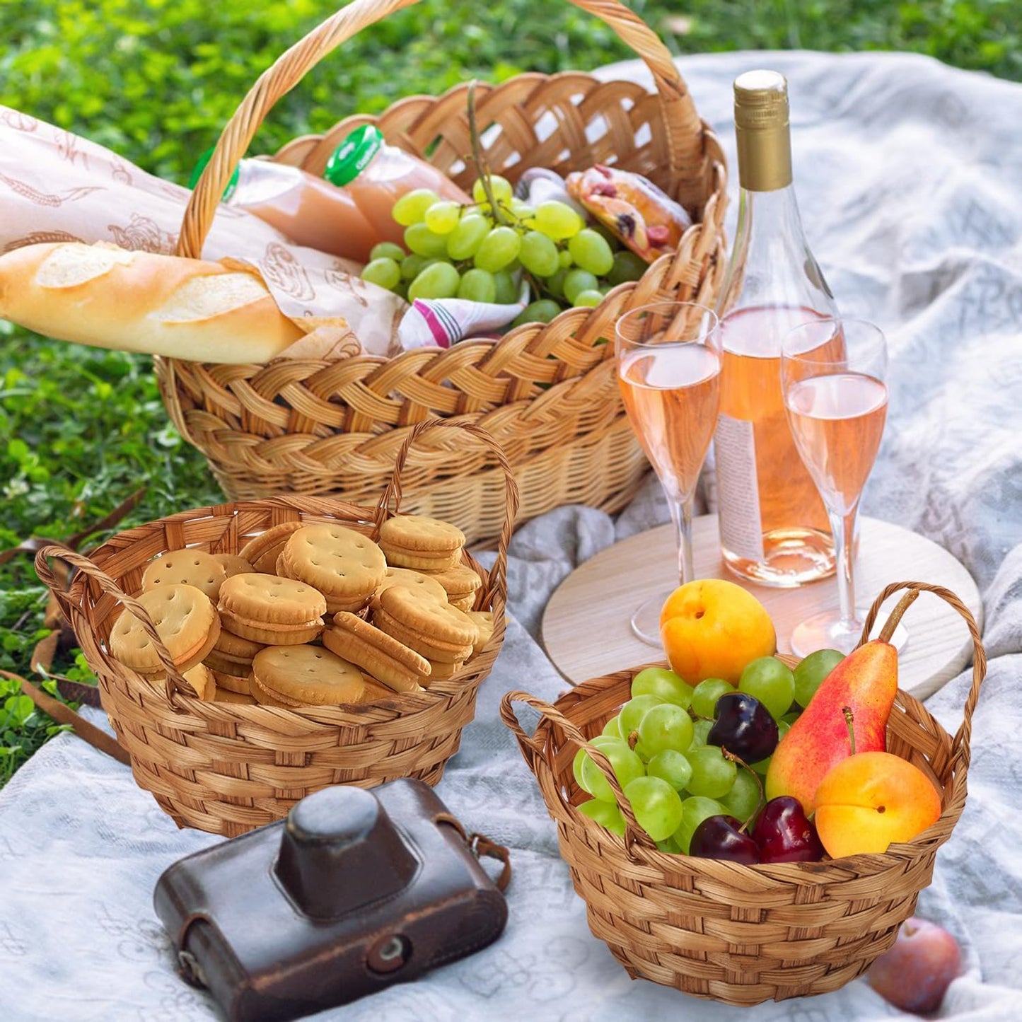 Pack of 10 bamboo baskets – round fruit and bread baskets with handles